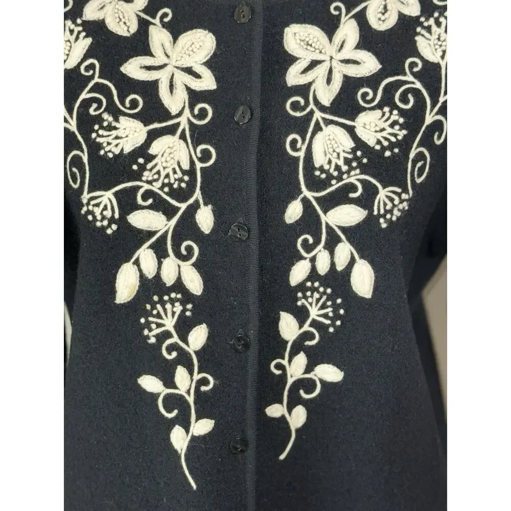 Embroidered Floral Wool Cardigan Cottagecore Romantic Grannycore Vintage Size M - Picture 5 of 13